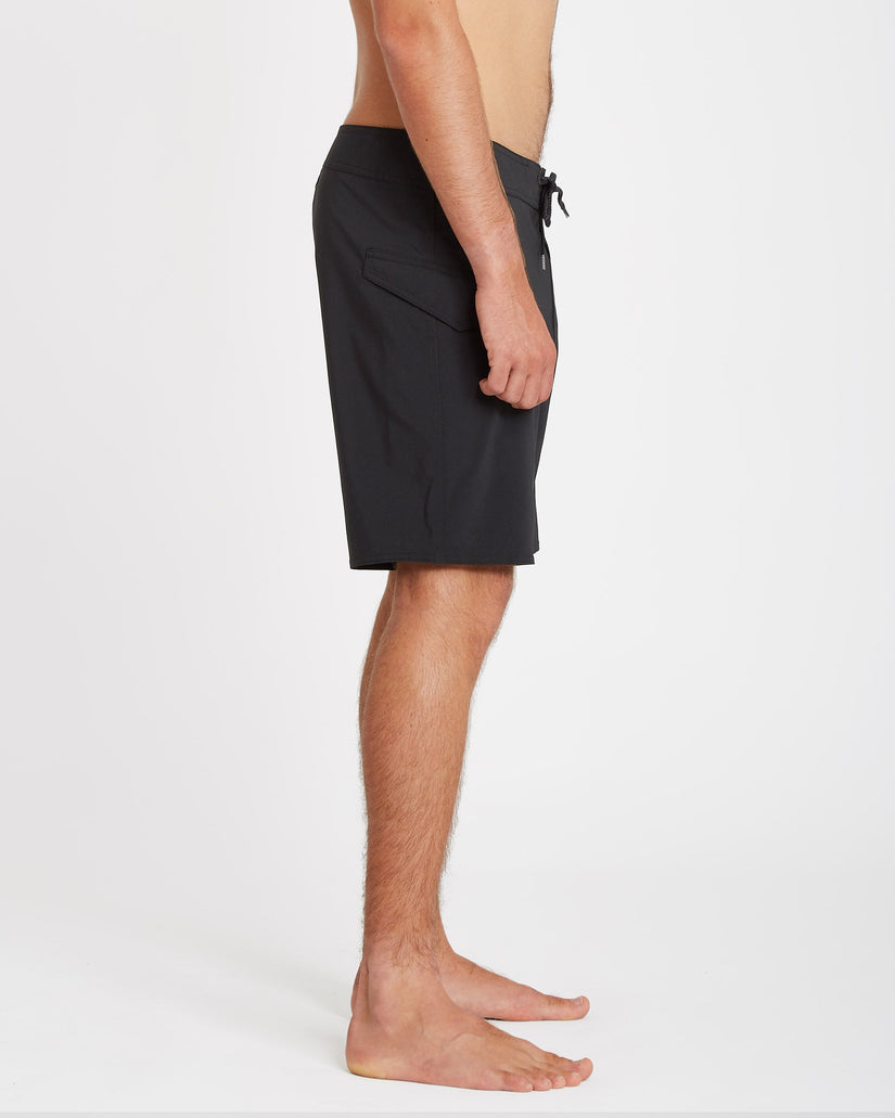 Lido Solid Mod 18" Boardshorts - BLACK